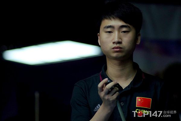 球迷在反复 球迷在反复