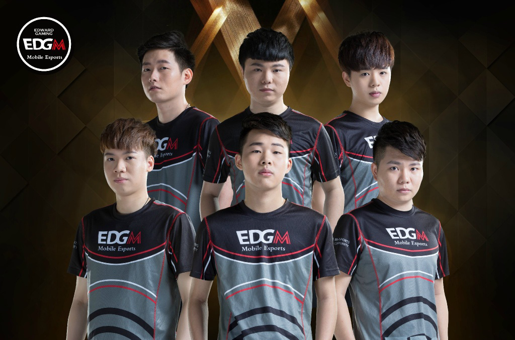 压球队时 压球队时